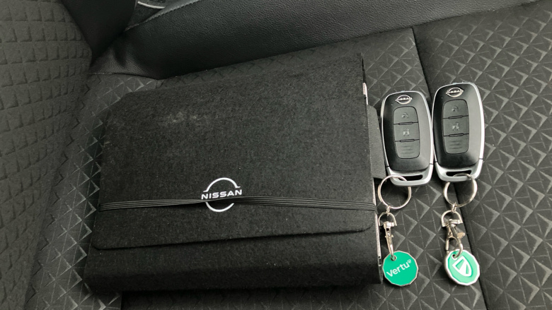 Nissan Juke 1.0 DiG-T 114 N-Connecta 5dr Petrol Hatchback